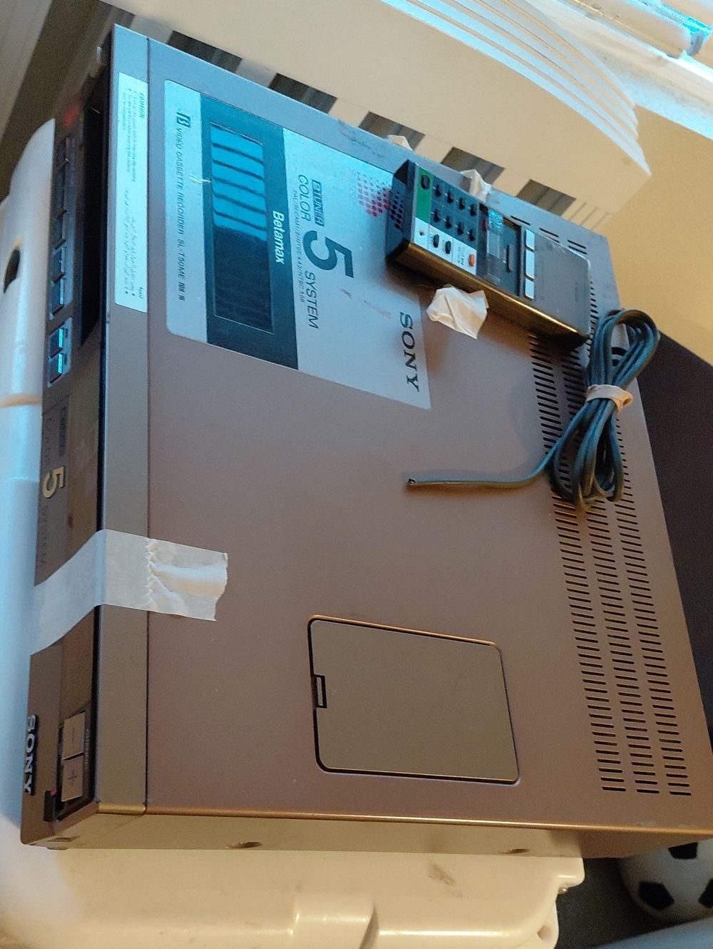 Sony Gray Home Video Cassette with Remote T50me